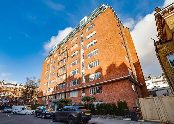 Oyo Cosy Apartment In London With Jacuzzi