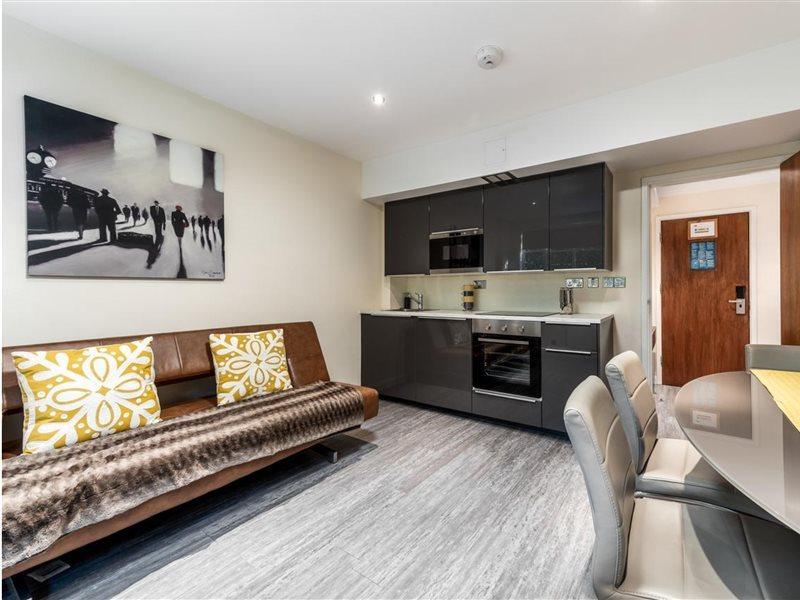 Hotel Cosy In With Jacuzzi London