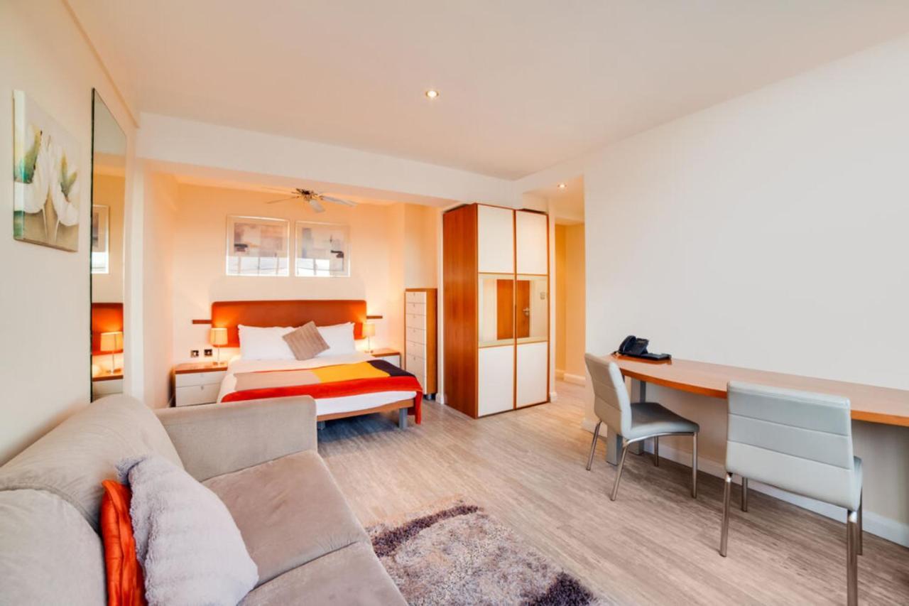 Hotel Cosy In With Jacuzzi London